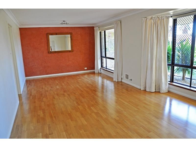 15 Arnold Street, Kardinya WA 6163