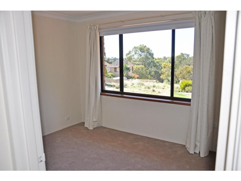 15 Arnold Street, Kardinya WA 6163