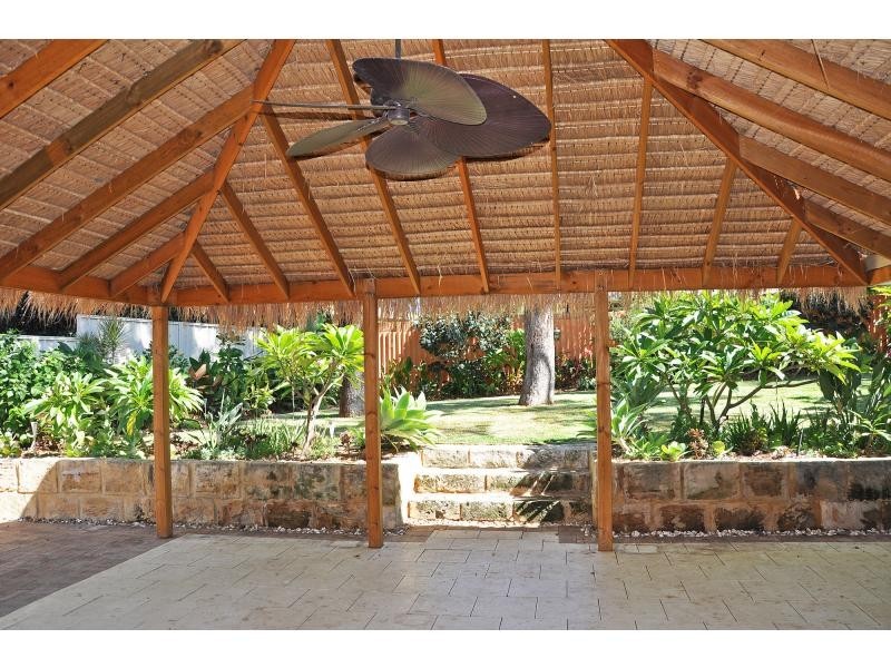 15 Arnold Street, Kardinya WA 6163