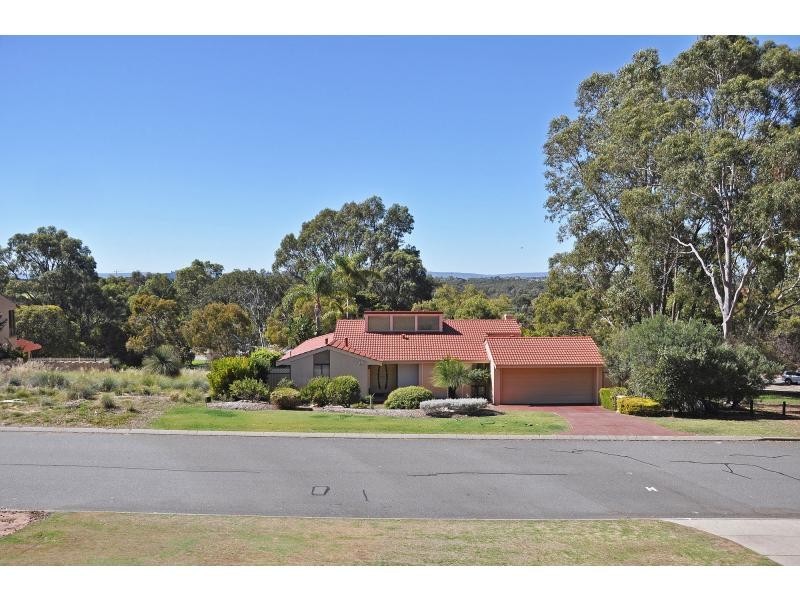 15 Arnold Street, Kardinya WA 6163