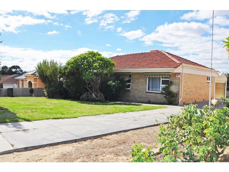 168 Carrington Street, Hilton WA 6163