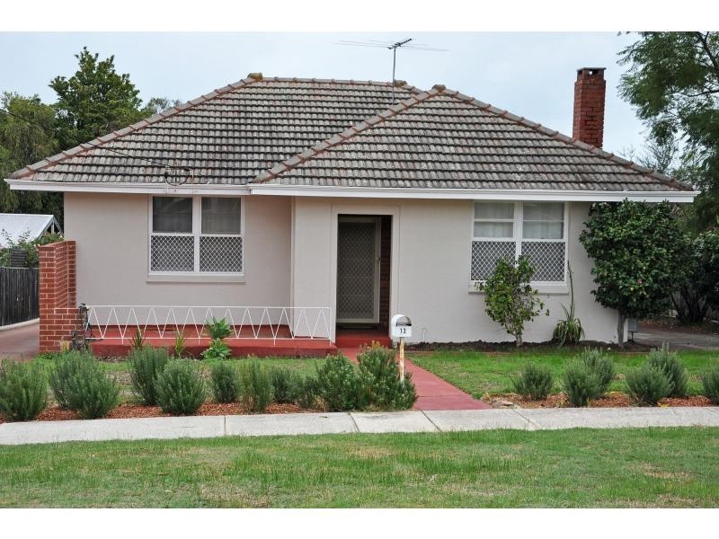 13 Darling Street, White Gum Valley WA 6162