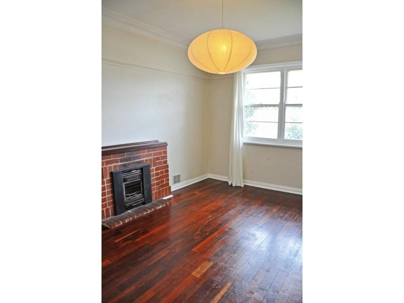 13 Darling Street, White Gum Valley WA 6162