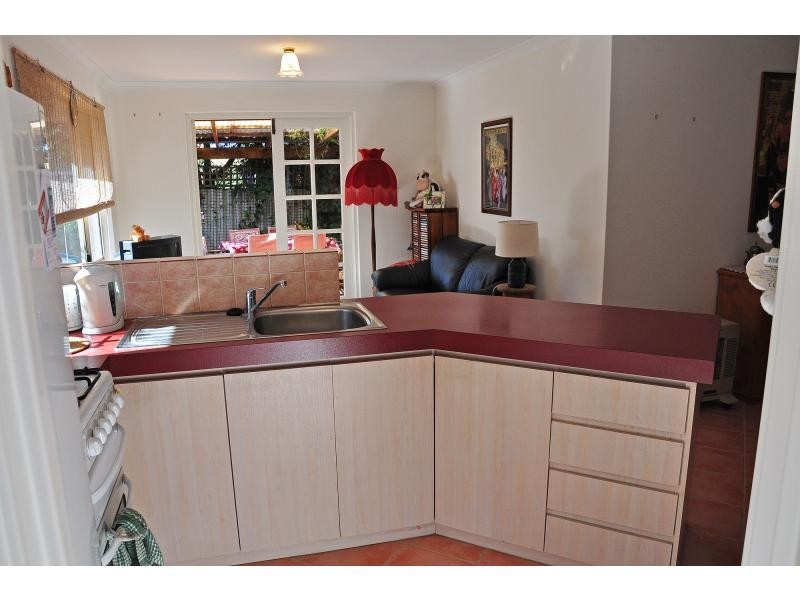 8 Manuel Close, Hamilton Hill WA 6163