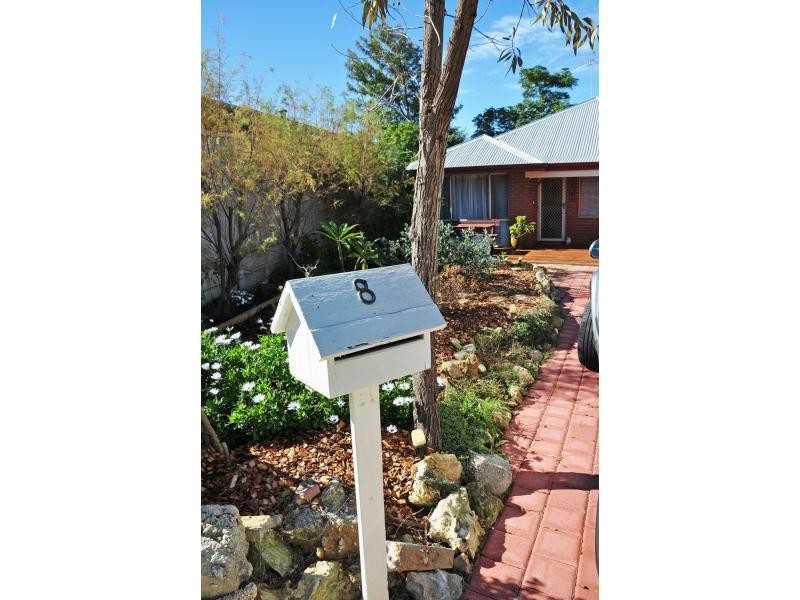 8 Manuel Close, Hamilton Hill WA 6163