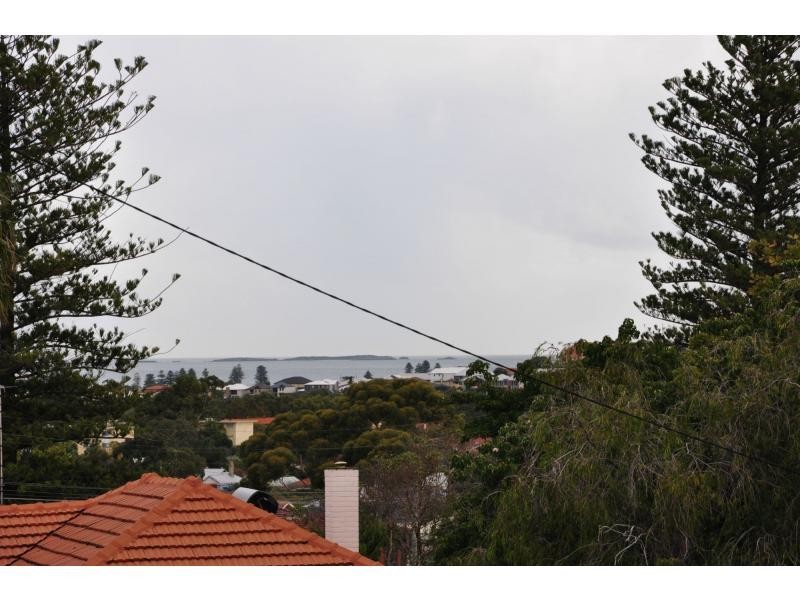 14 Darling Street, White Gum Valley WA 6162