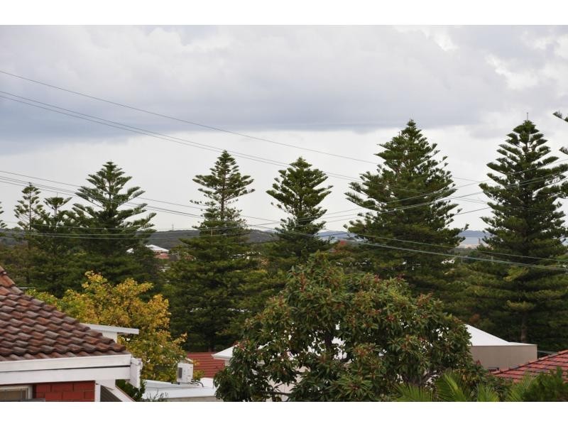 14 Darling Street, White Gum Valley WA 6162