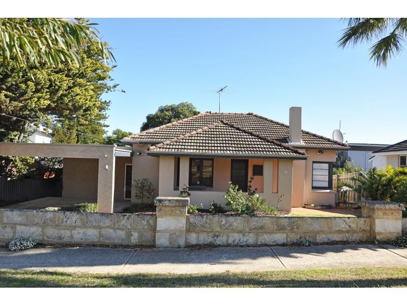 15 Darling Street, White Gum Valley WA 6162