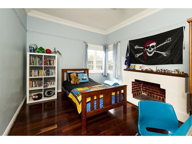 15 Darling Street, White Gum Valley WA 6162