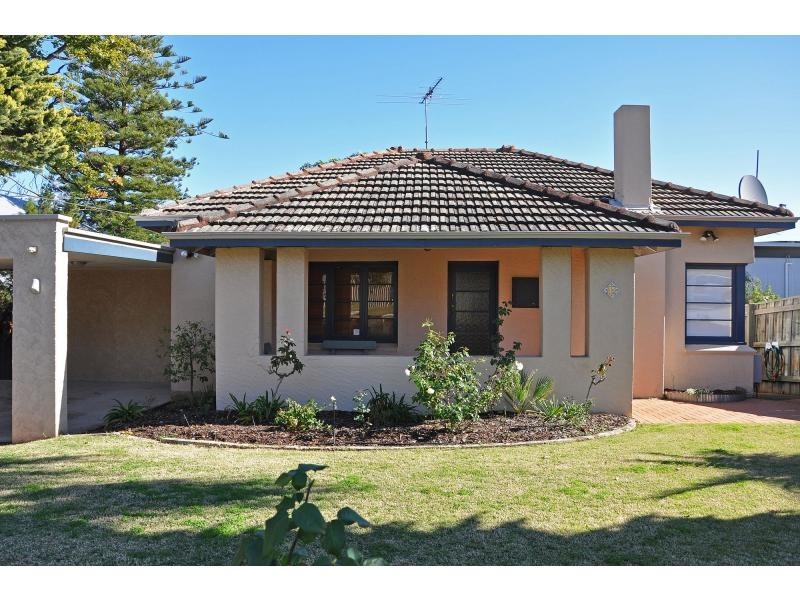 15 Darling Street, White Gum Valley WA 6162