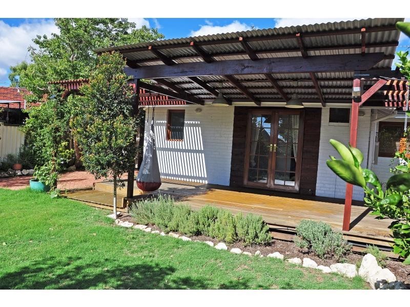 80B Counsel Road, Coolbellup WA 6163