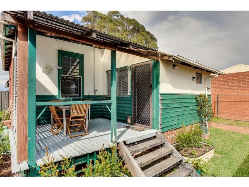 173 Carrington Street, White Gum Valley WA 6162