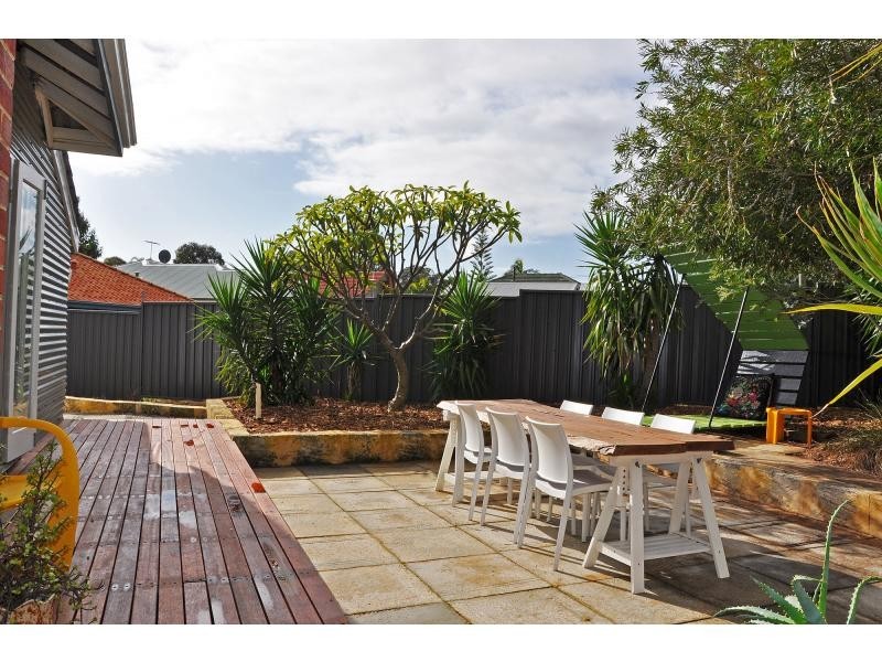 20 Greenslade Street, Hamilton Hill WA 6163