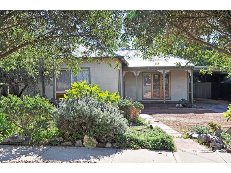 18 Elizabeth Street, White Gum Valley WA 6162