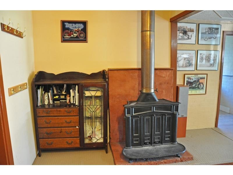 18 Elizabeth Street, White Gum Valley WA 6162