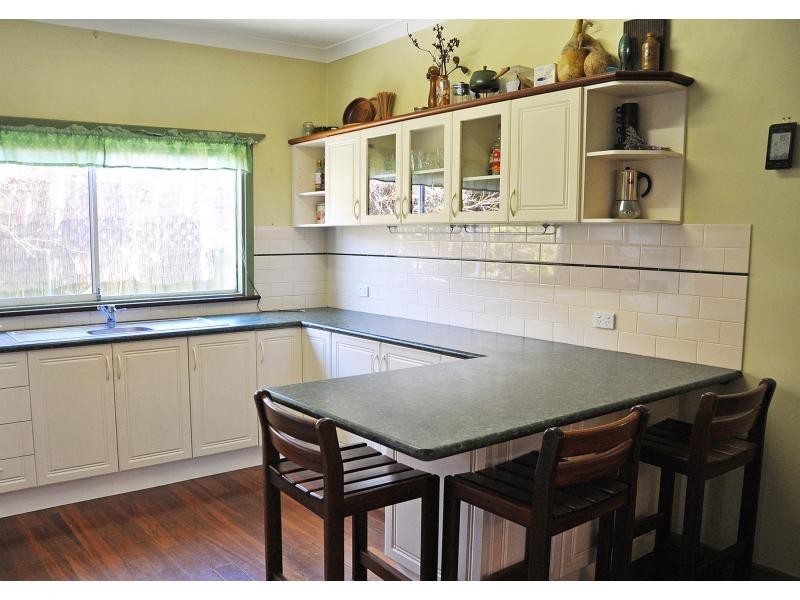 18 Elizabeth Street, White Gum Valley WA 6162