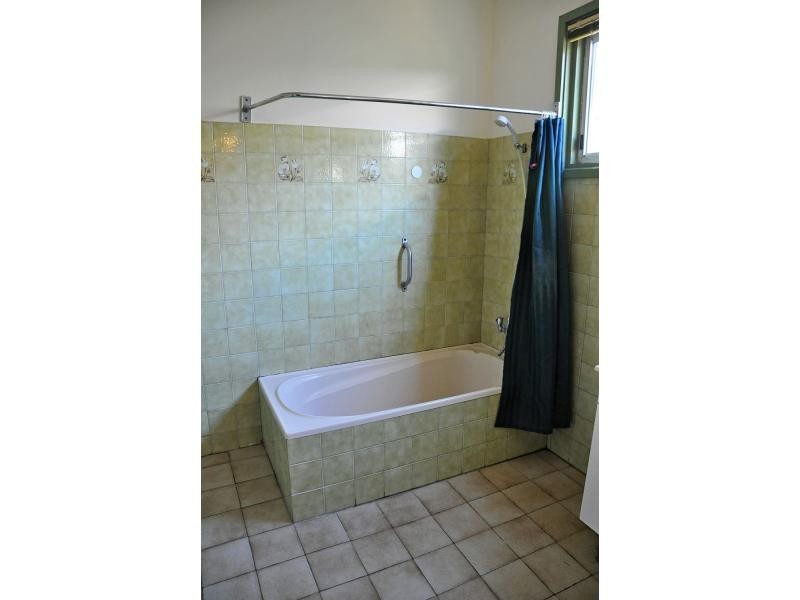 18 Elizabeth Street, White Gum Valley WA 6162