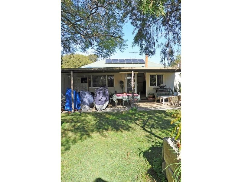 18 Elizabeth Street, White Gum Valley WA 6162