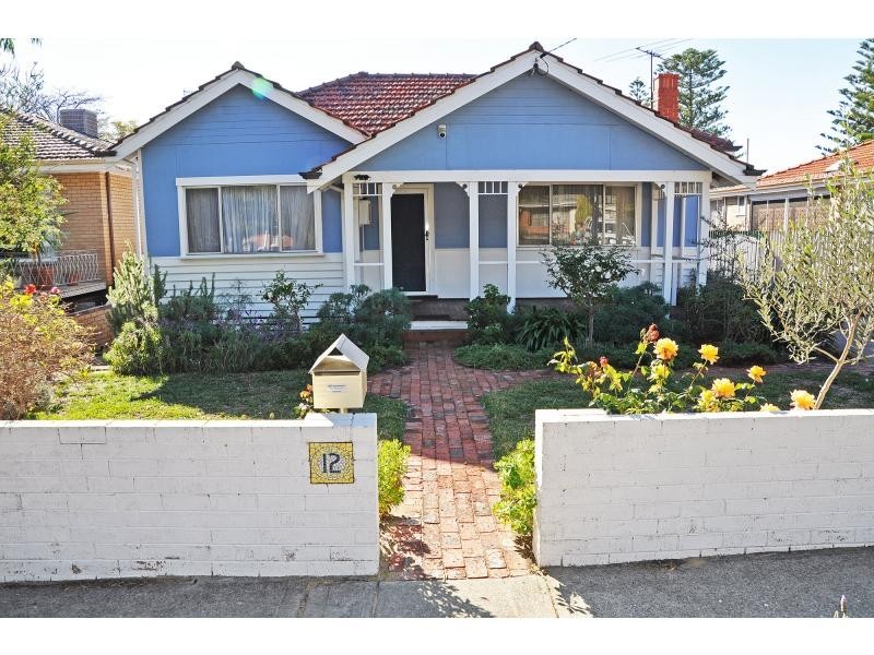 12 Montgomery Street, Beaconsfield WA 6162