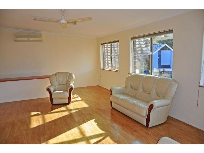 12 Montgomery Street, Beaconsfield WA 6162