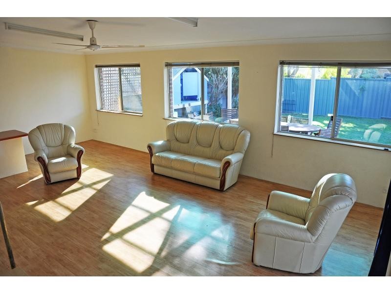 12 Montgomery Street, Beaconsfield WA 6162