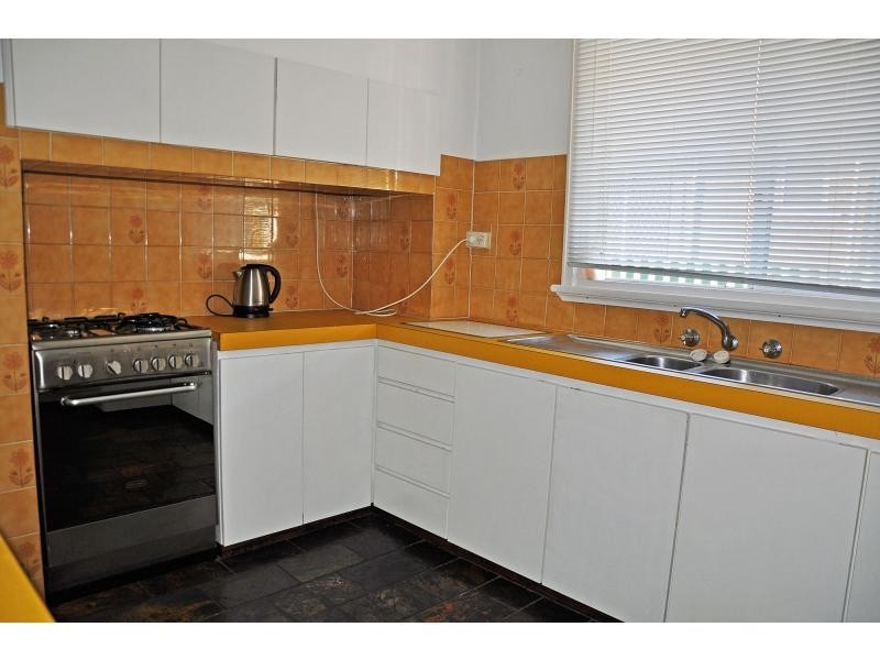 12 Montgomery Street, Beaconsfield WA 6162