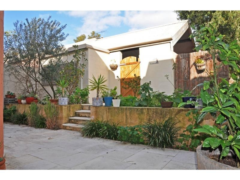 5 McAtee Court, Fremantle WA 6160