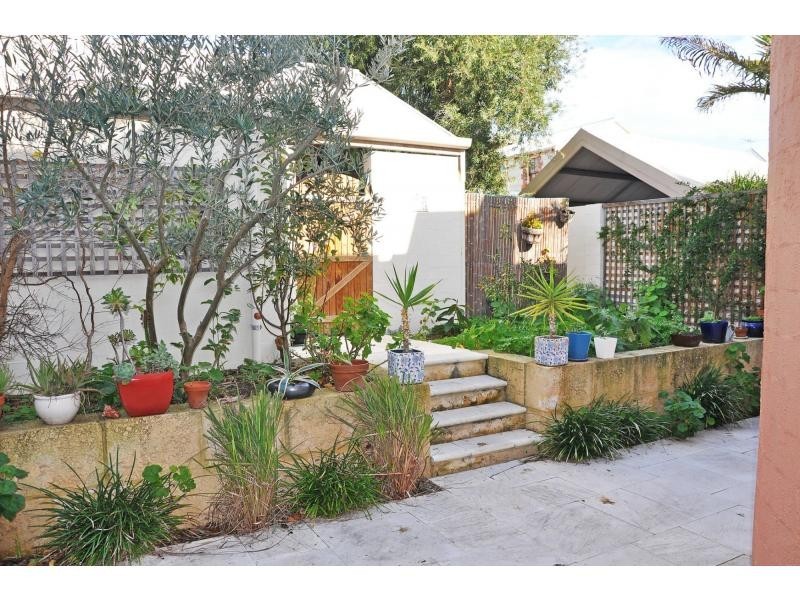 5 McAtee Court, Fremantle WA 6160