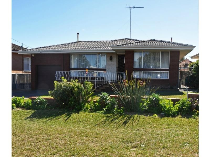 24 Watkins Street, White Gum Valley WA 6162