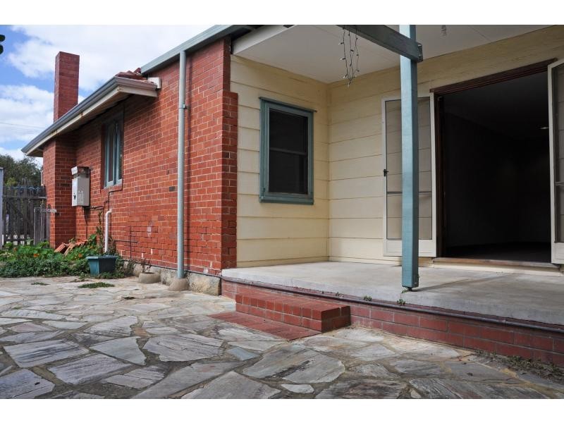 15 Greenslade Street, Hamilton Hill WA 6163