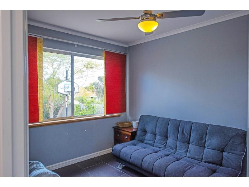 2e Rennie Crescent, Hilton WA 6163
