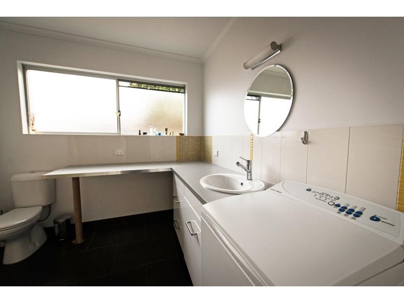 2e Rennie Crescent, Hilton WA 6163