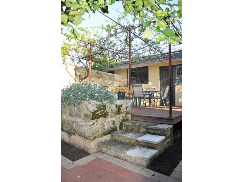 16a McGregor Road, Palmyra WA 6157