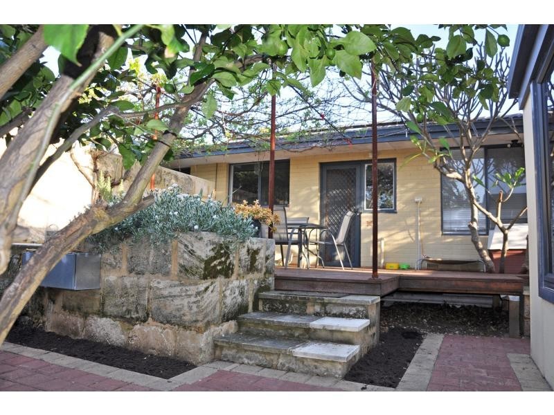 16a McGregor Road, Palmyra WA 6157