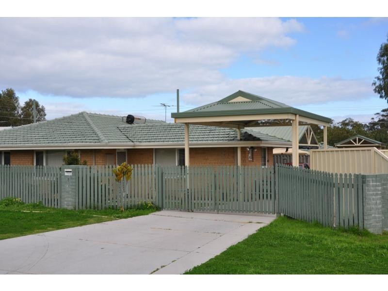 1 Watterton Place, Hamilton Hill WA 6163