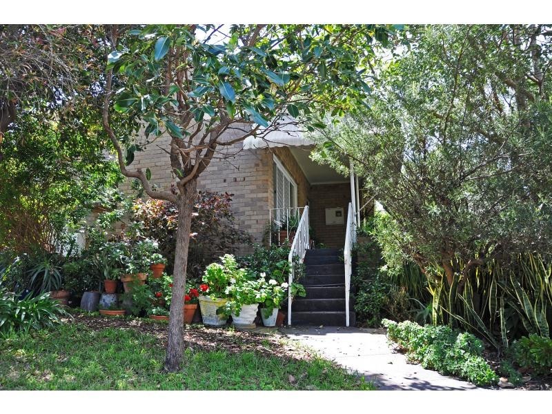 24 Ethelwyn Street, Hilton WA 6163