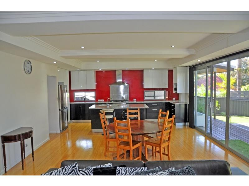 10A Holmes Place, Hilton WA 6163