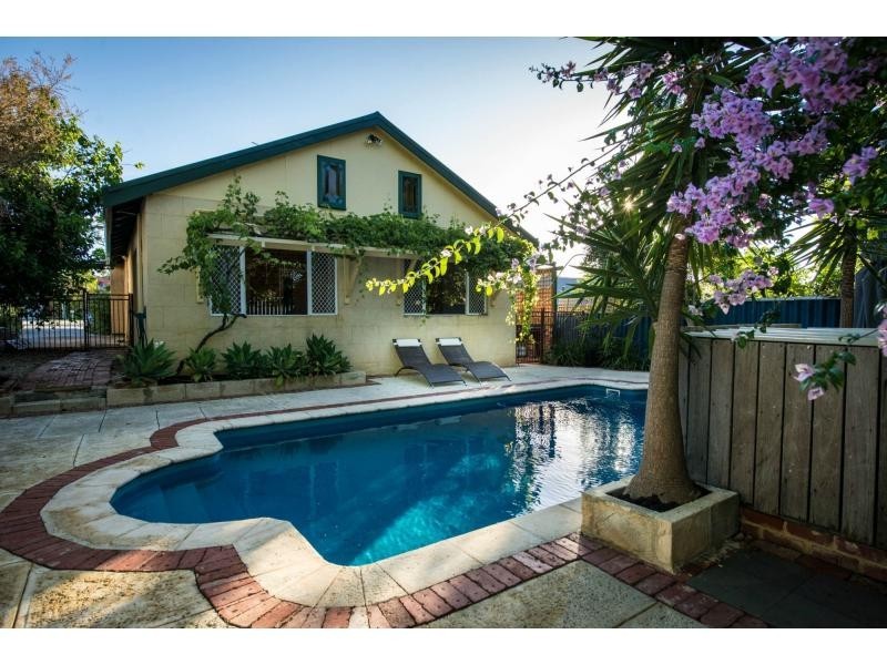 204 Healy Road, Hamilton Hill WA 6163