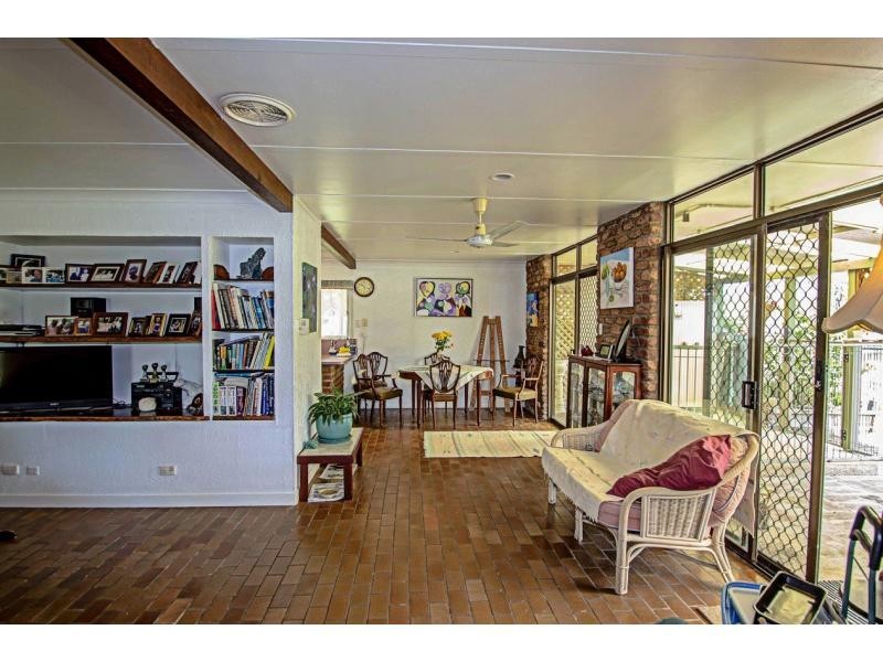 25 Jirrima Crescent, Cooroibah QLD 4565