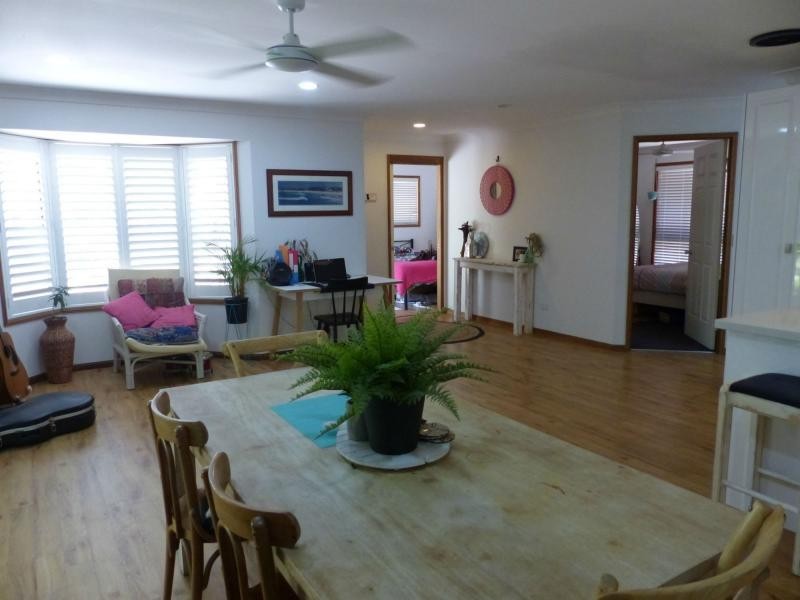 37 Pines Avenue, Cooroibah QLD 4565