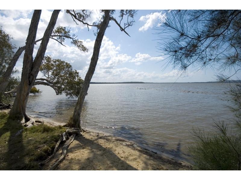 5 Lakeside Drive, Weyba Downs QLD 4562