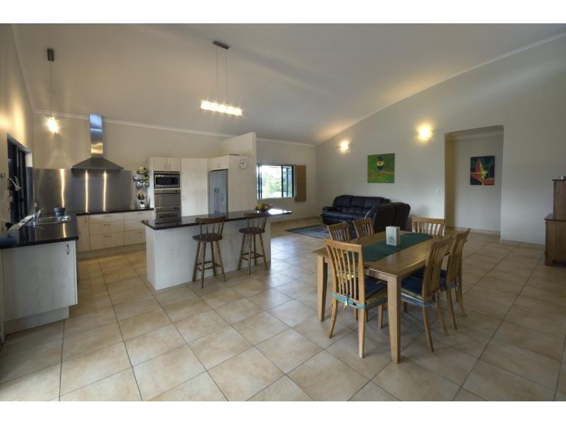 5 Lakeside Drive, Weyba Downs QLD 4562