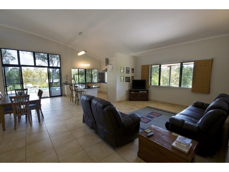 5 Lakeside Drive, Weyba Downs QLD 4562