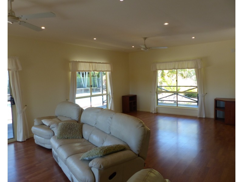 68 Glenridge Dr, Cooroibah QLD 4565