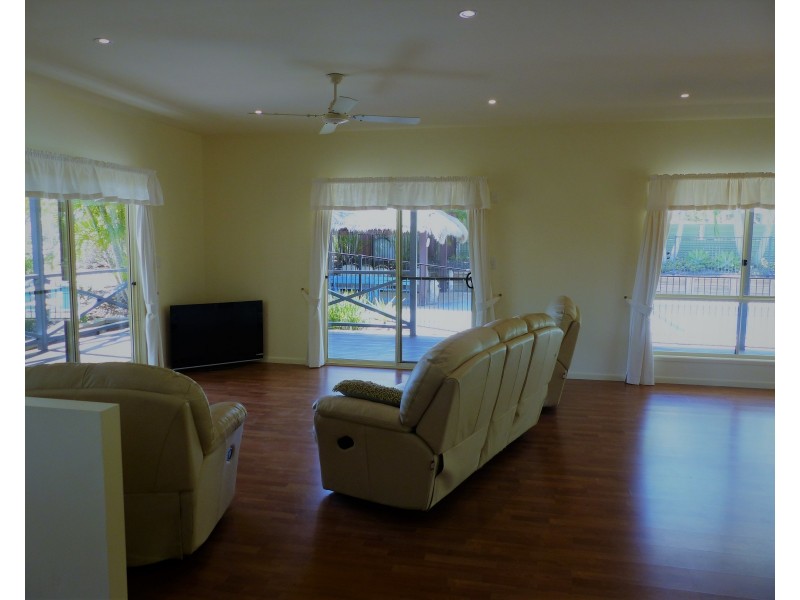 68 Glenridge Dr, Cooroibah QLD 4565