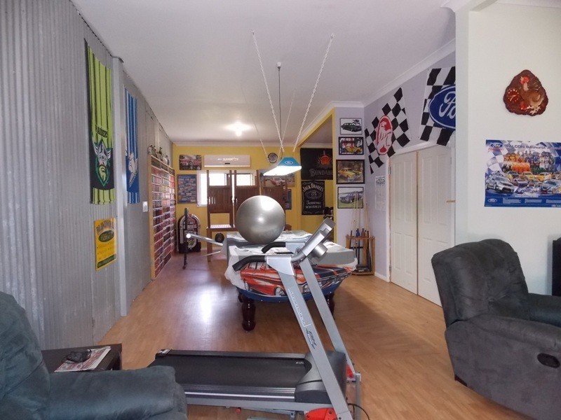 58 Rifle Range Rd, Nanango QLD 4615