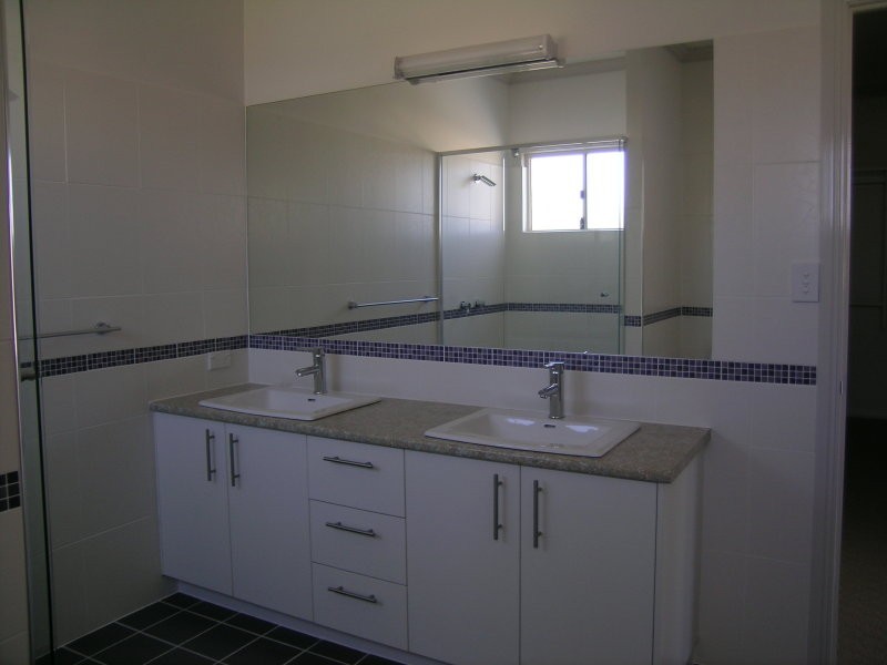 2 Kintail Lane, Coomera QLD 4209