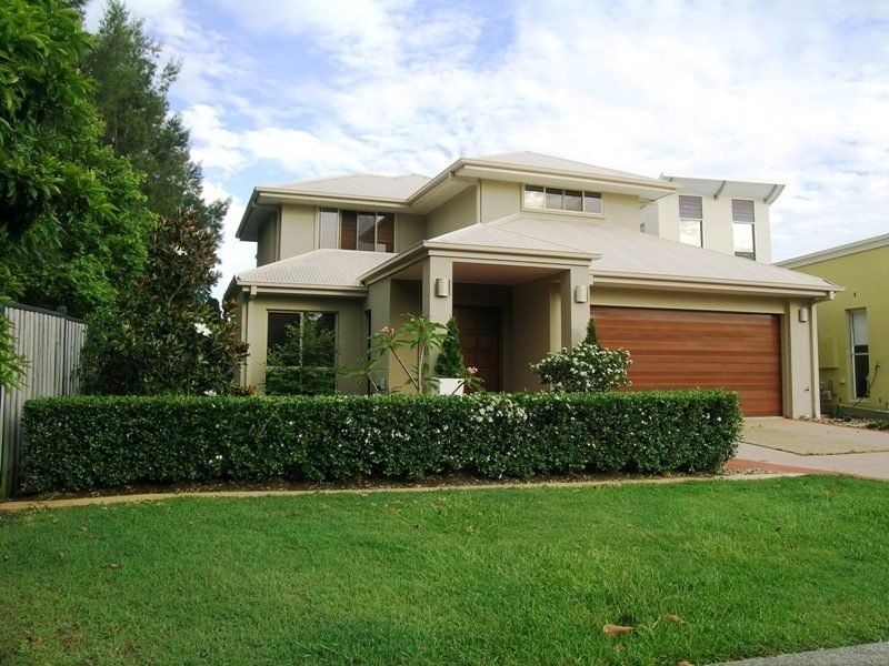 21 Nocturne Lane, Coomera Waters, Coomera QLD 4209