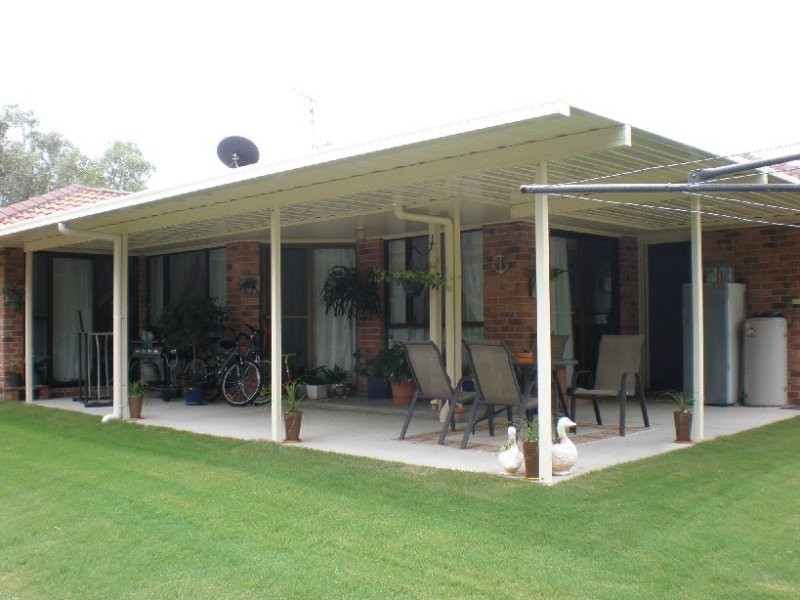 60 Moore Park Road, Moore Park Beach QLD 4670