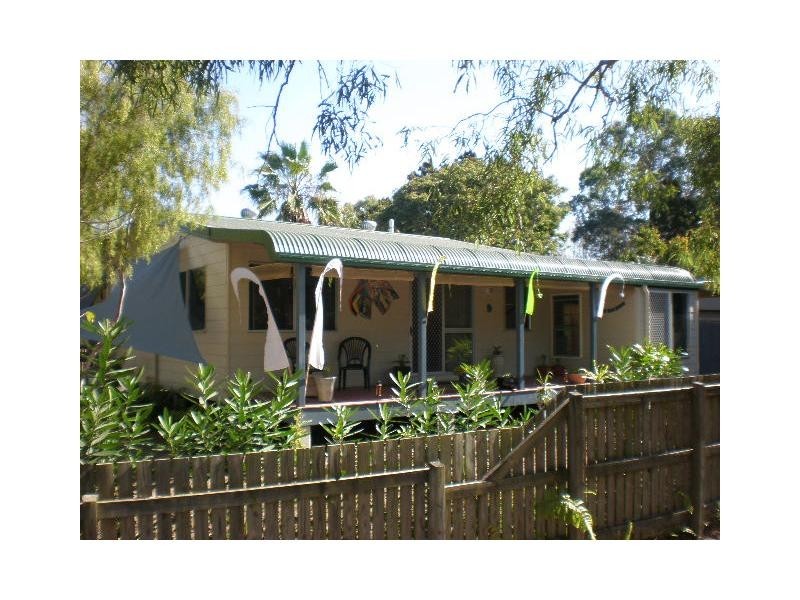 9 Lassig Street, Moore Park Beach QLD 4670